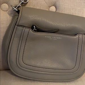 taupe marc jacobs bag